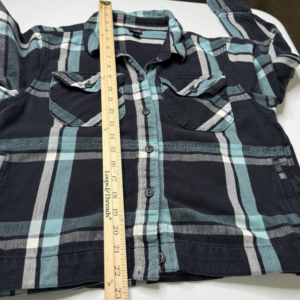 Patagonia Women Long‎ Sleeve Blue Plaid Button Front Shacket - Picture 4 of 9